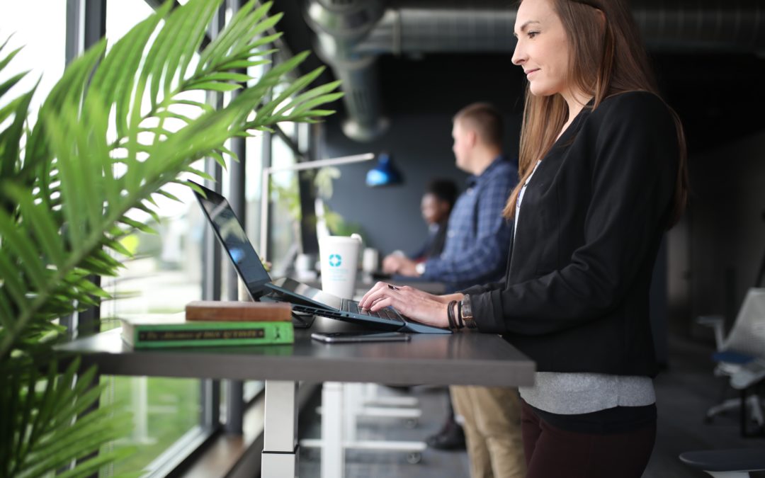 4 Myths About Standing Desks, Debunked