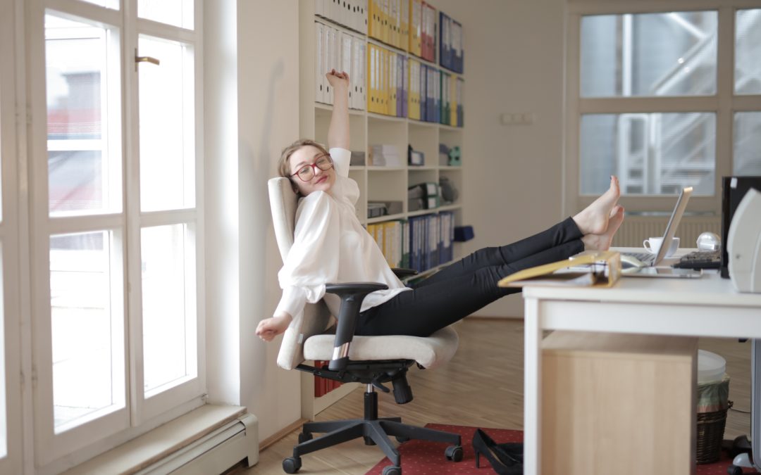 5 Quick Standing Exercises You Can Do in the Office